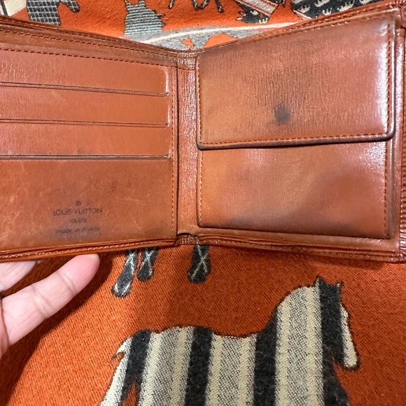 LOUIS VUITTON ❤️🌟EPI BROWN MENS WALLET MI0922 ⭐️ - Picture 2 of 7
